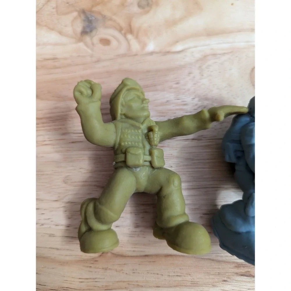 Imperial Toys Figure Storm Squad Team 1 Invincible‎ Army Men Gernade Rifle lot 2